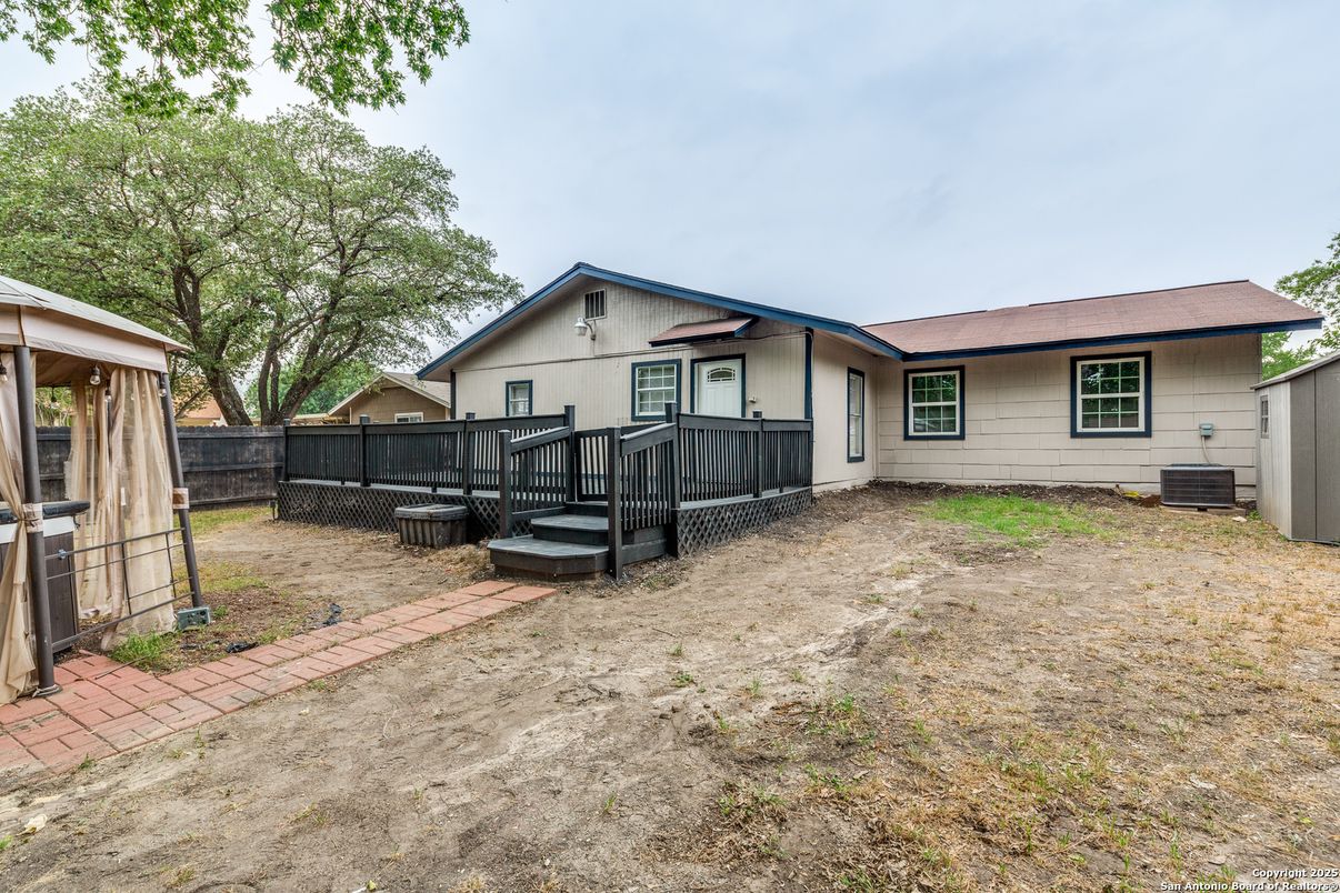 Backyard, Exterior