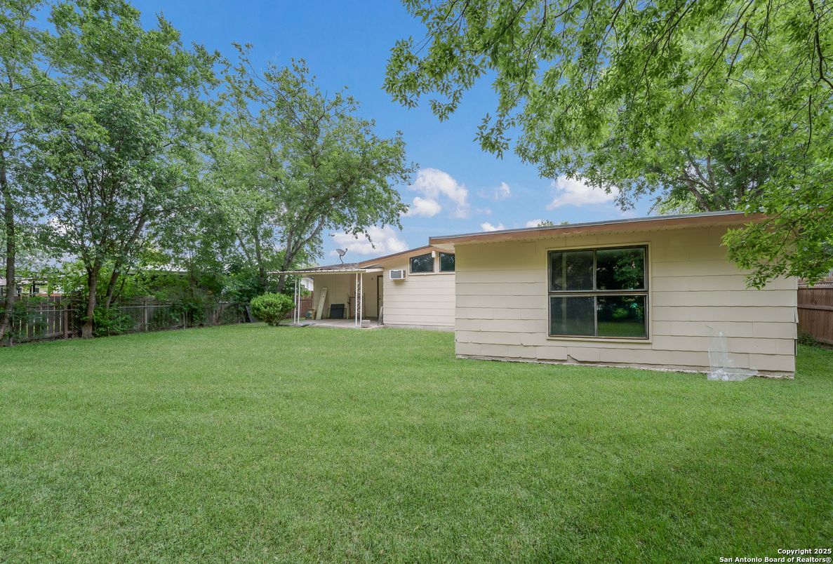 Backyard, Exterior