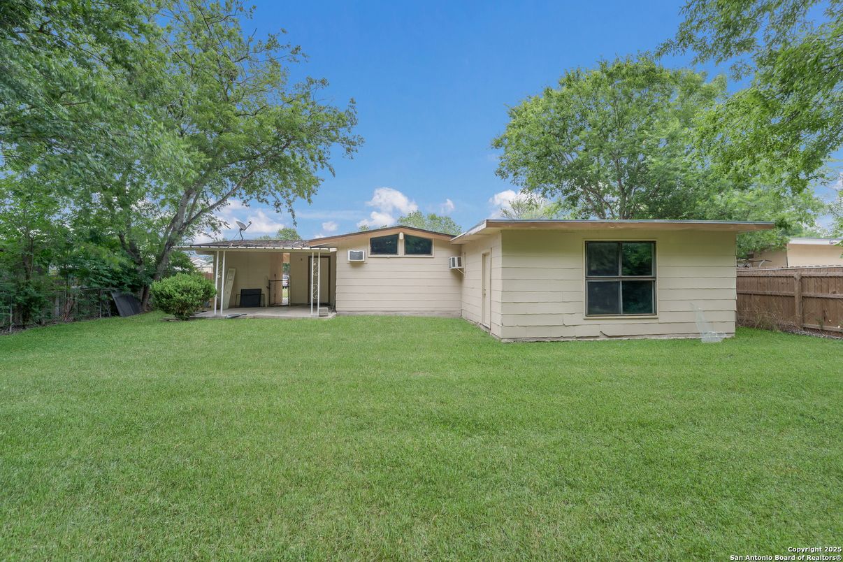 Backyard, Exterior