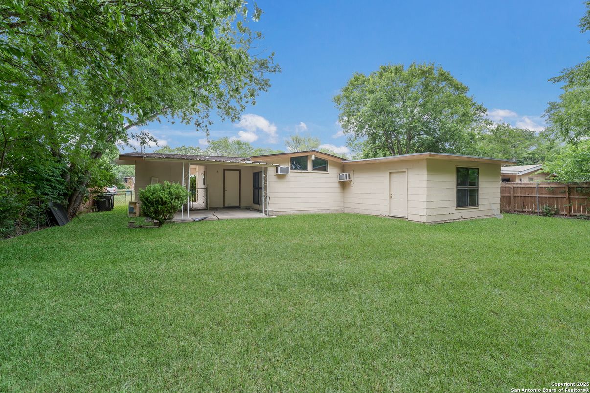 Backyard, Exterior