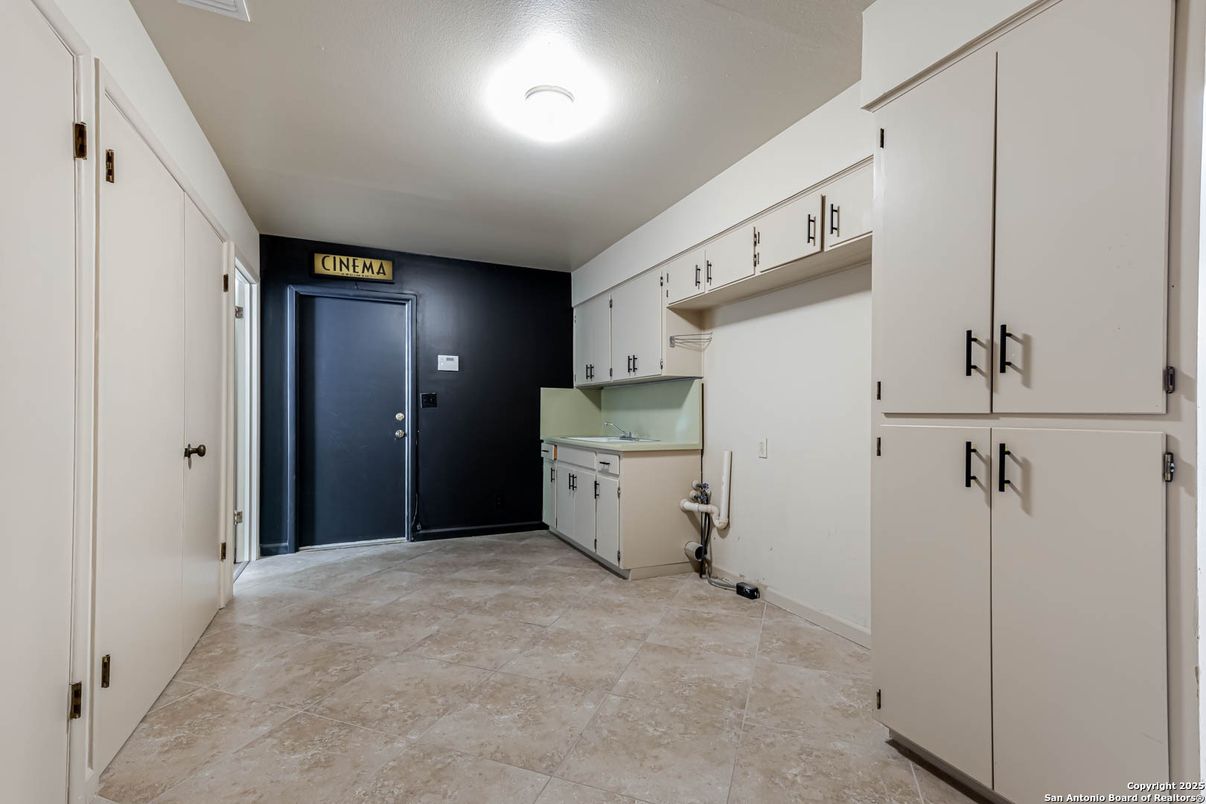 Interior, Washer