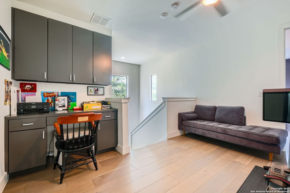 Home Office, Interior, Kitchen, Recessed Lighting, Wood Texture Flooring