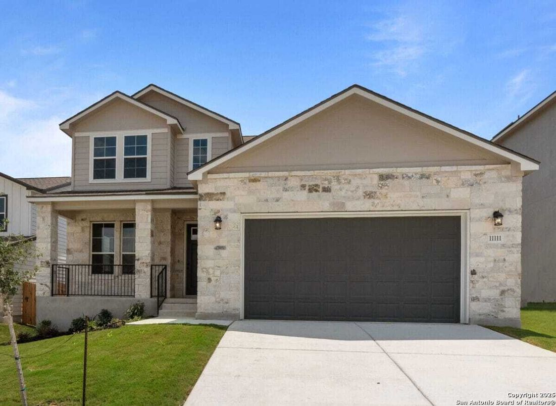 Attached, Exterior, Facade, American Craftsman