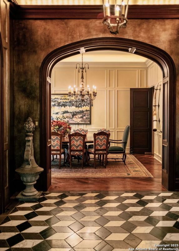 Chandelier, Dining room, Interior
