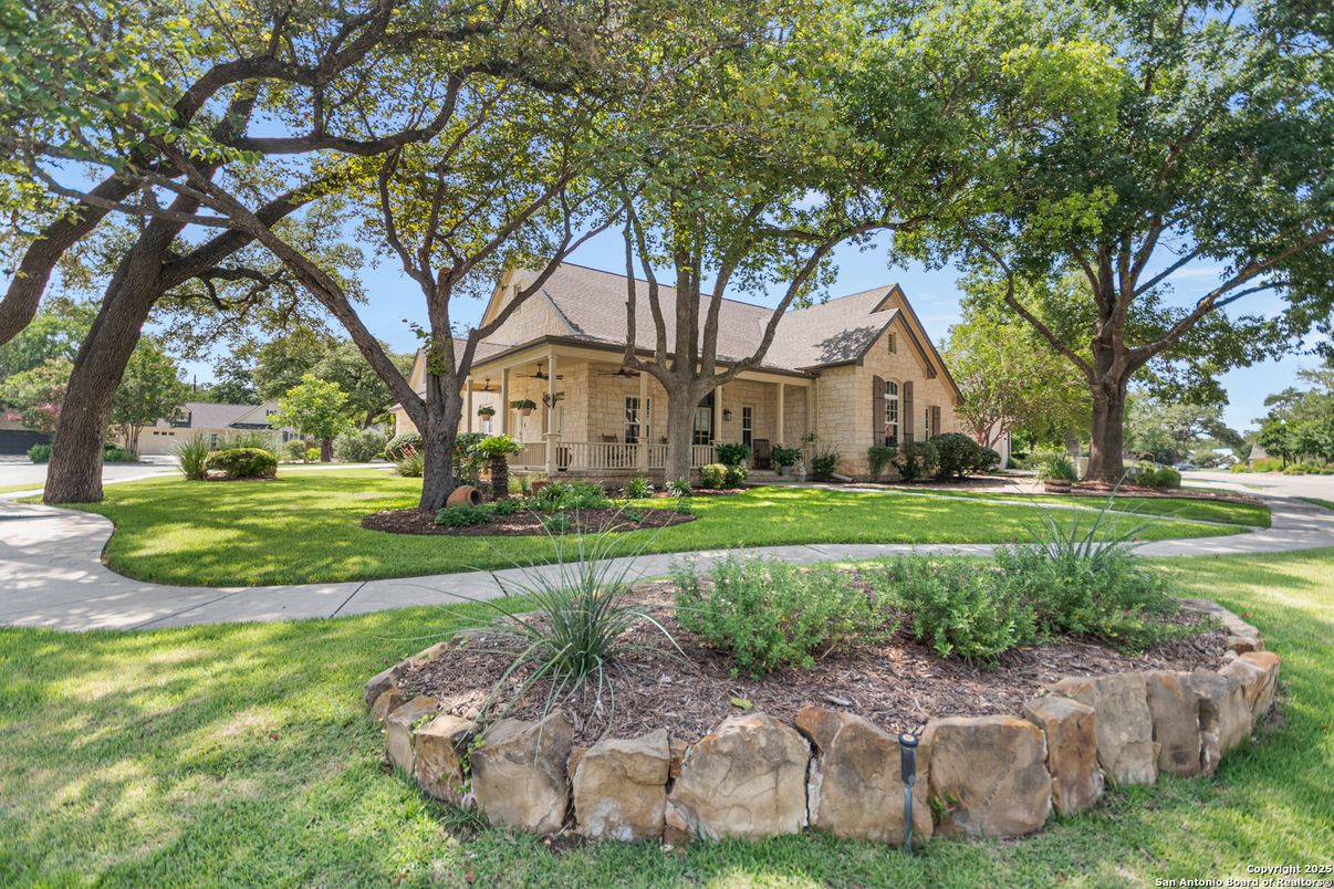 Backyard, Exterior, Facade, French Provincial