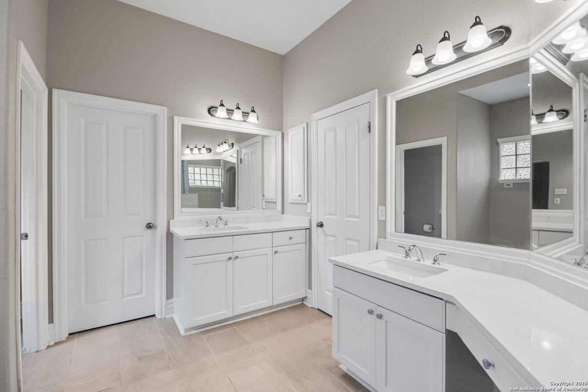 Bathroom, Dual Sink Vanities, Interior