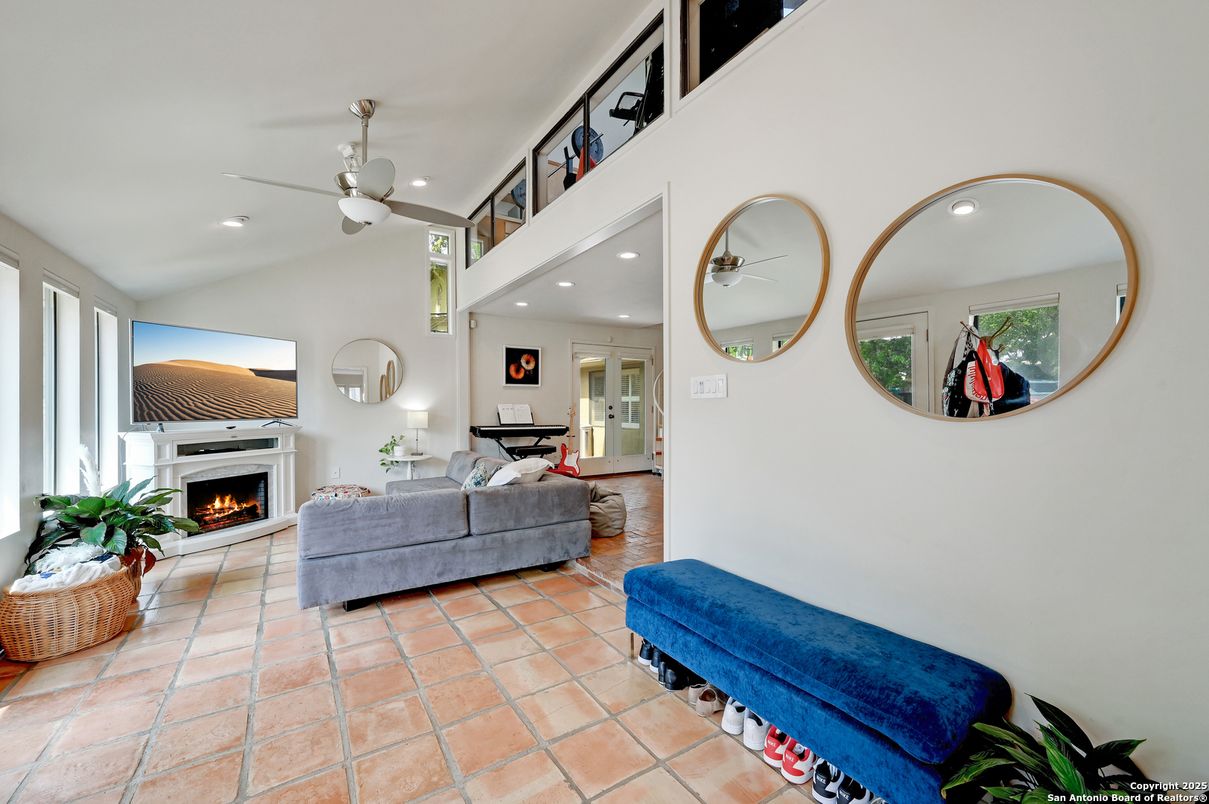 Fireplace, Interior, Living room, Recessed Lighting