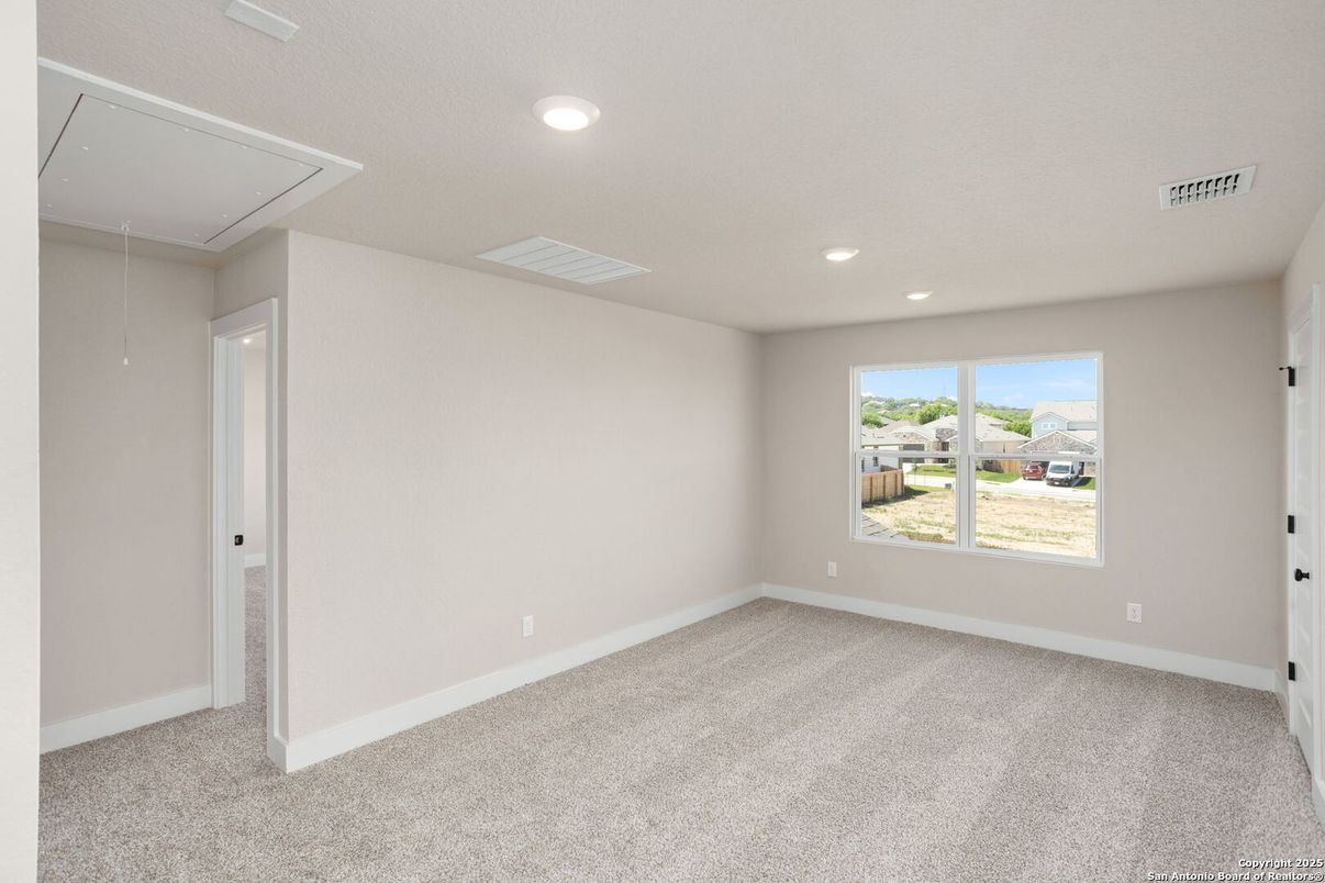 Empty room, Interior, Recessed Lighting