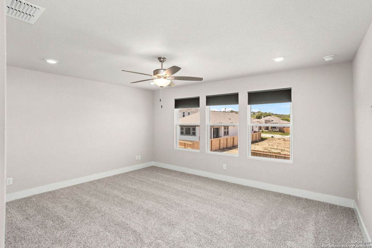 Empty room, Interior, Recessed Lighting