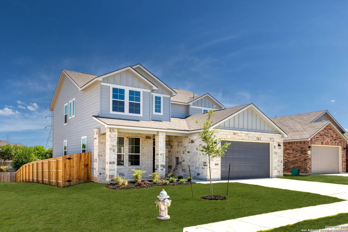Attached, Exterior, Facade, Farmhouse