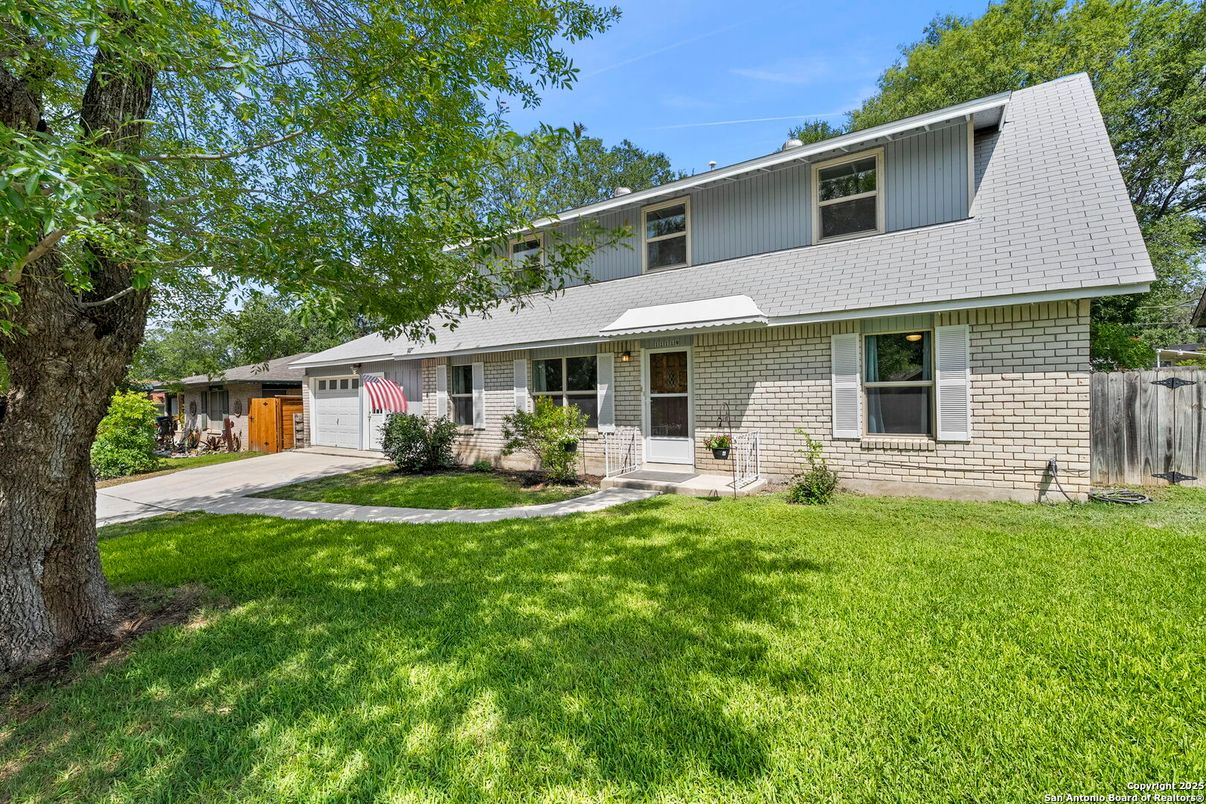 Attached, Backyard, Exterior, Facade, Cape Cod