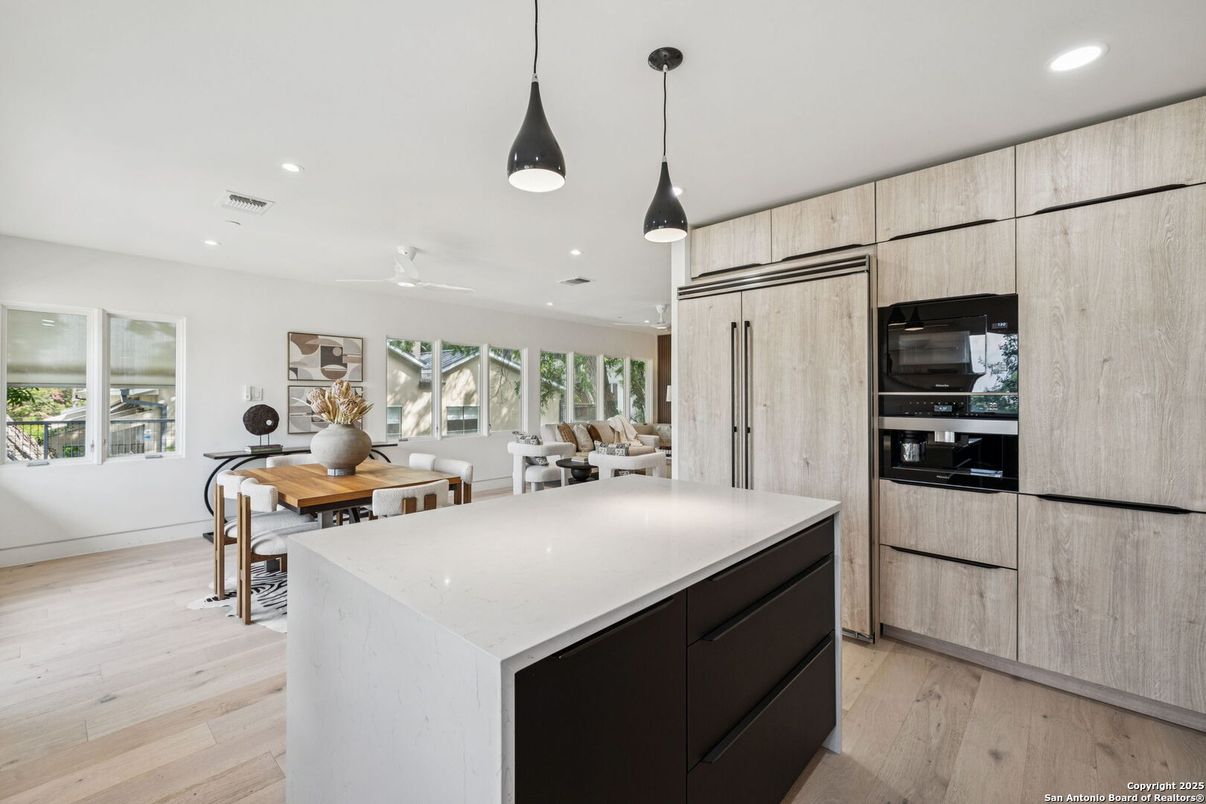 Dining room, Interior, Kitchen, Pendant Lights, Recessed Lighting, Wood Texture Flooring