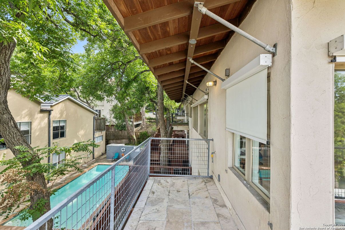 Exterior, Pool