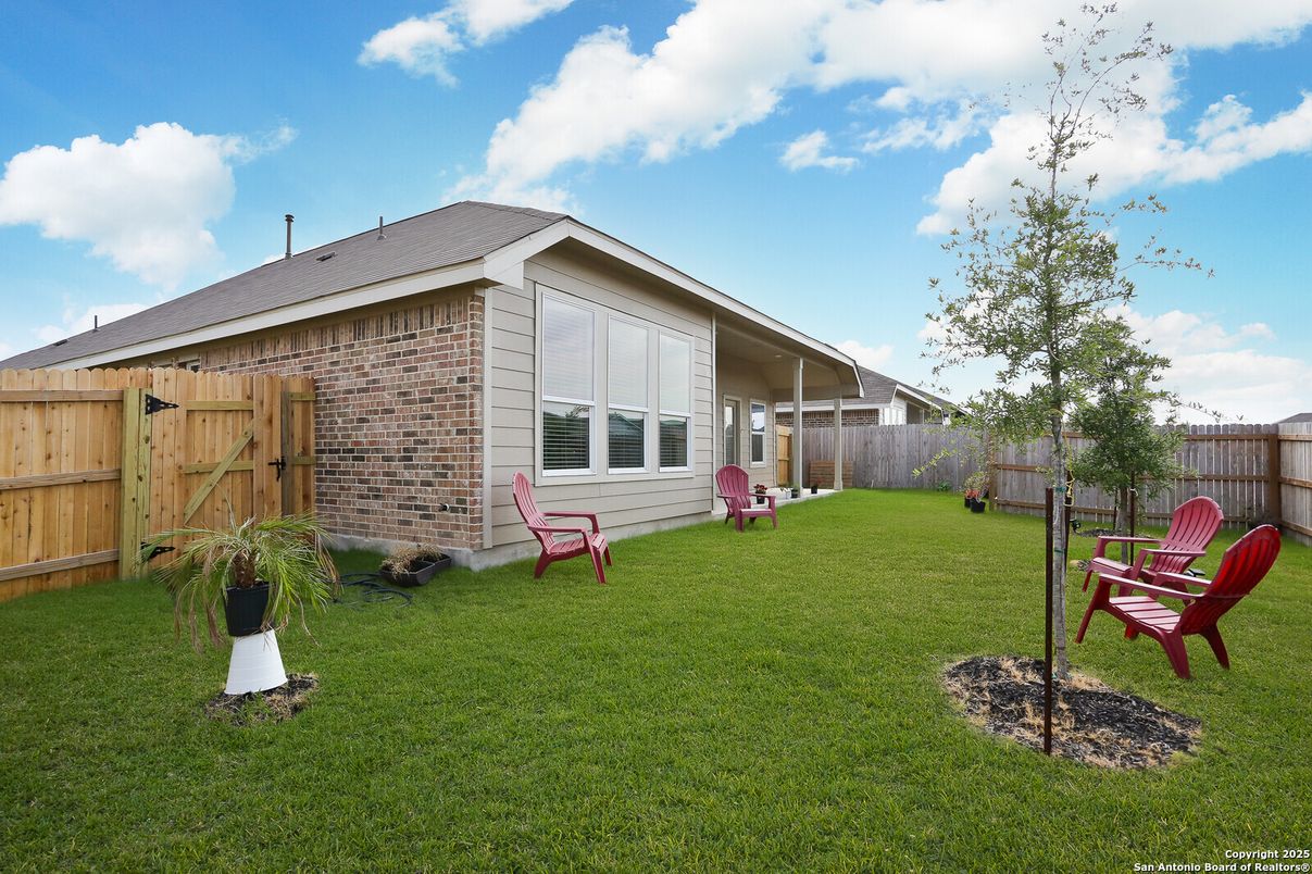 Backyard, Exterior
