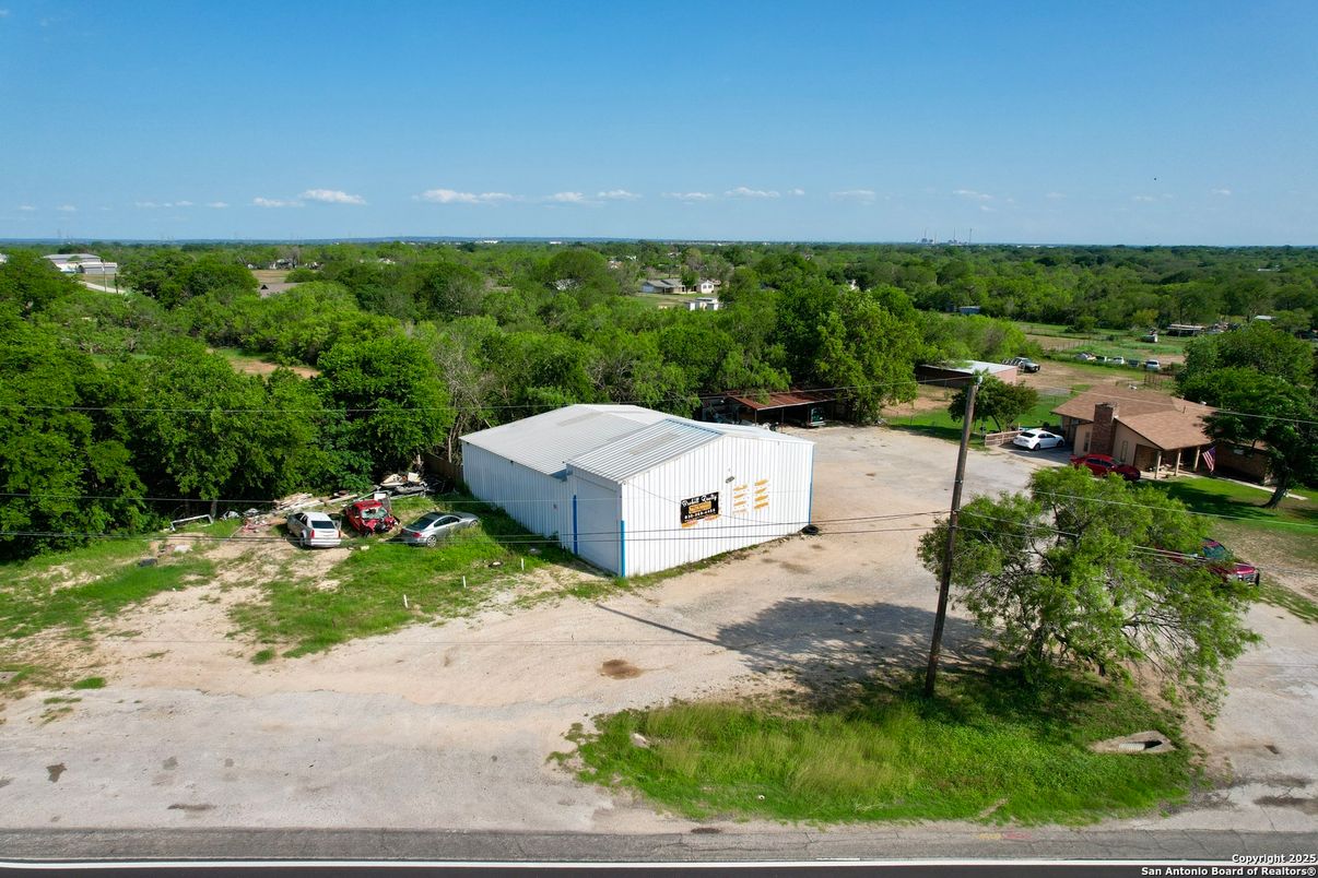 Exterior, Drone