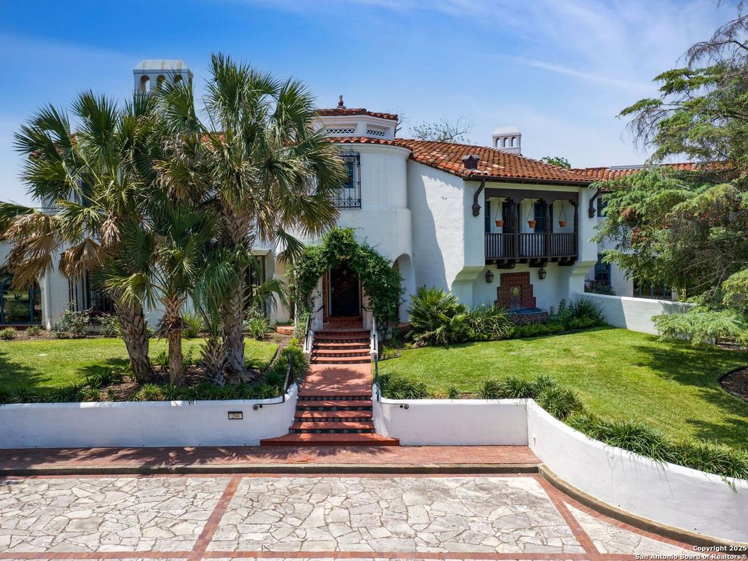 Backyard, Exterior, Facade, Spanish Mediterranean