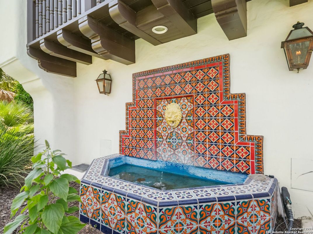 Exterior, Hot Tub
