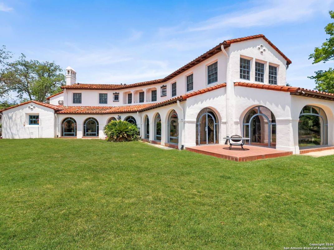 Backyard, Exterior, Facade, Spanish Mediterranean