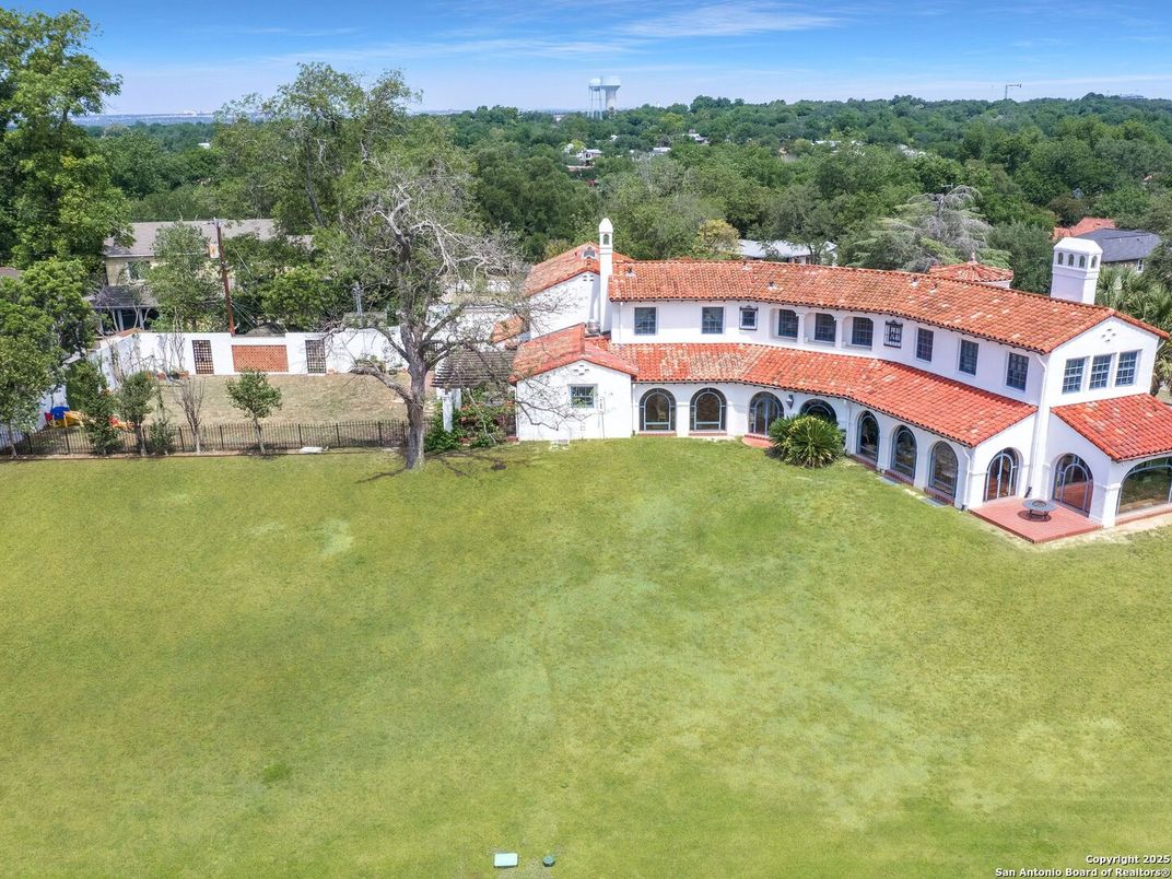 Exterior, Drone