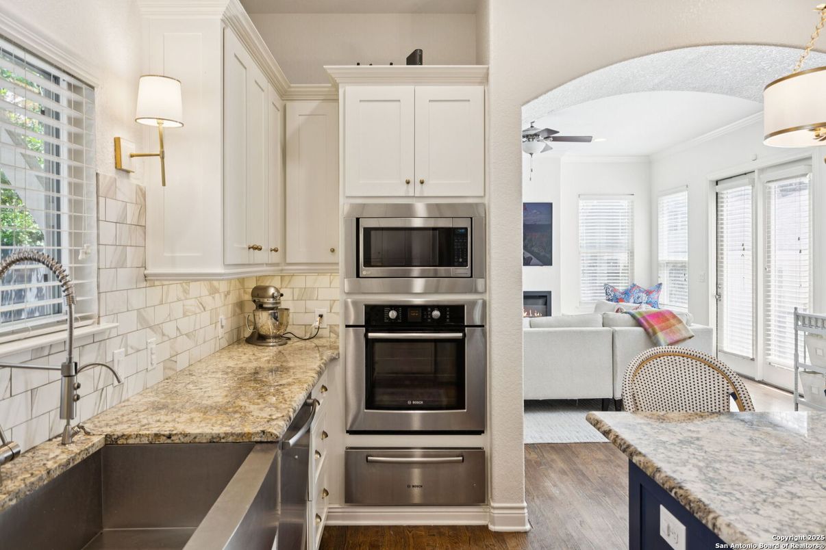 Interior, Kitchen, Living room, Pendant Lights, Stainless Steel Appliances, Wood Texture Flooring