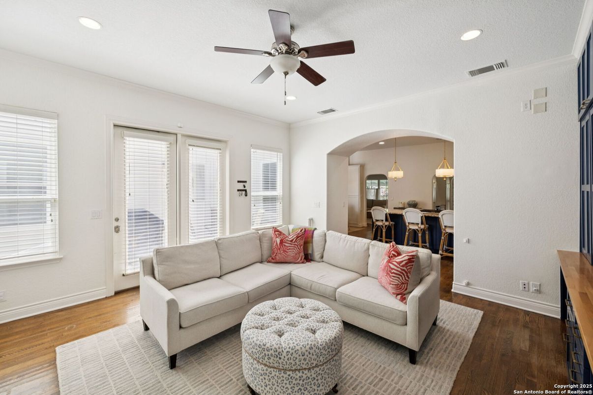 Dining room, Interior, Living room, Pendant Lights, Recessed Lighting, Wood Texture Flooring