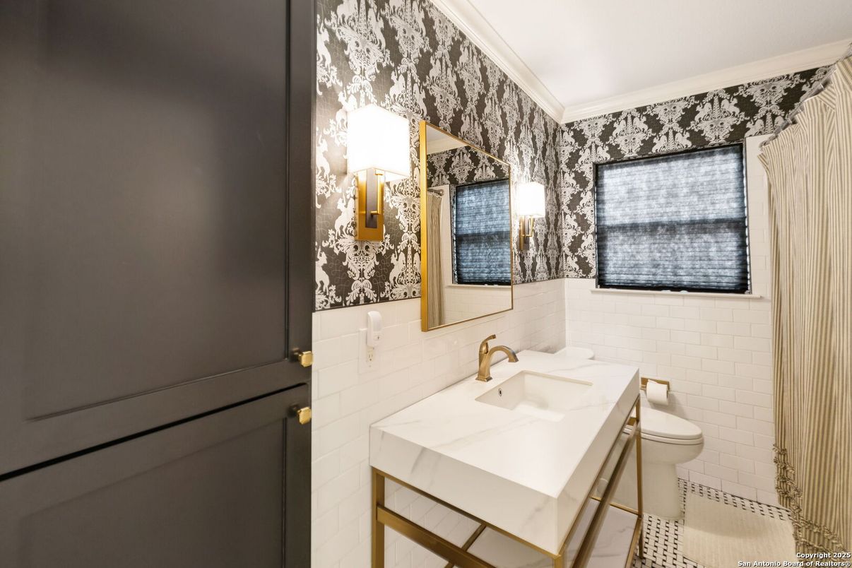 Bathroom, Interior