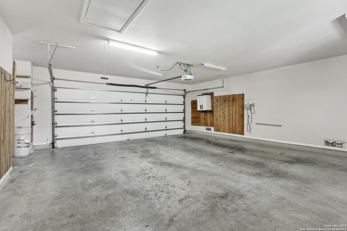 Garage, Interior