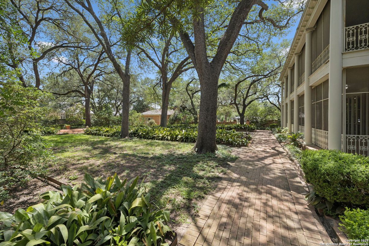 Backyard, Exterior