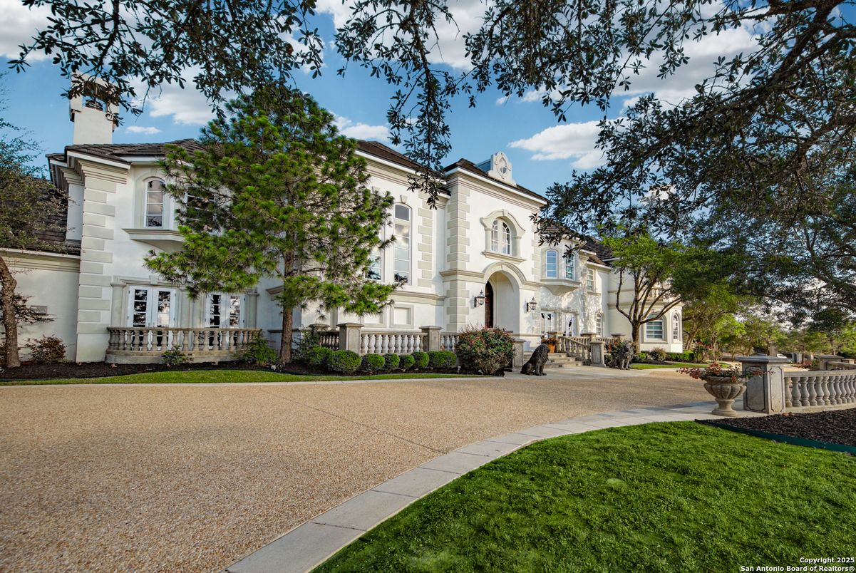 Backyard, Exterior, Facade, French Provincial