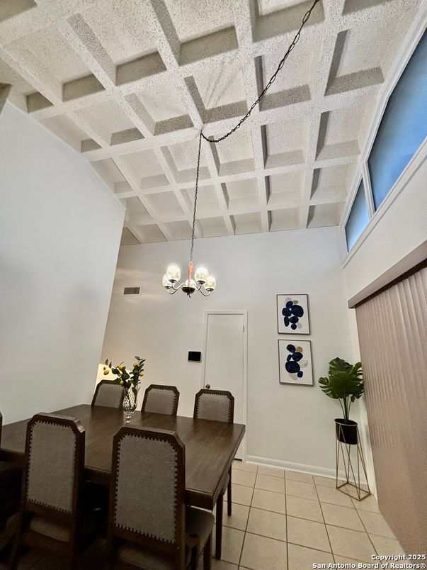 Chandelier, Dining room, Interior