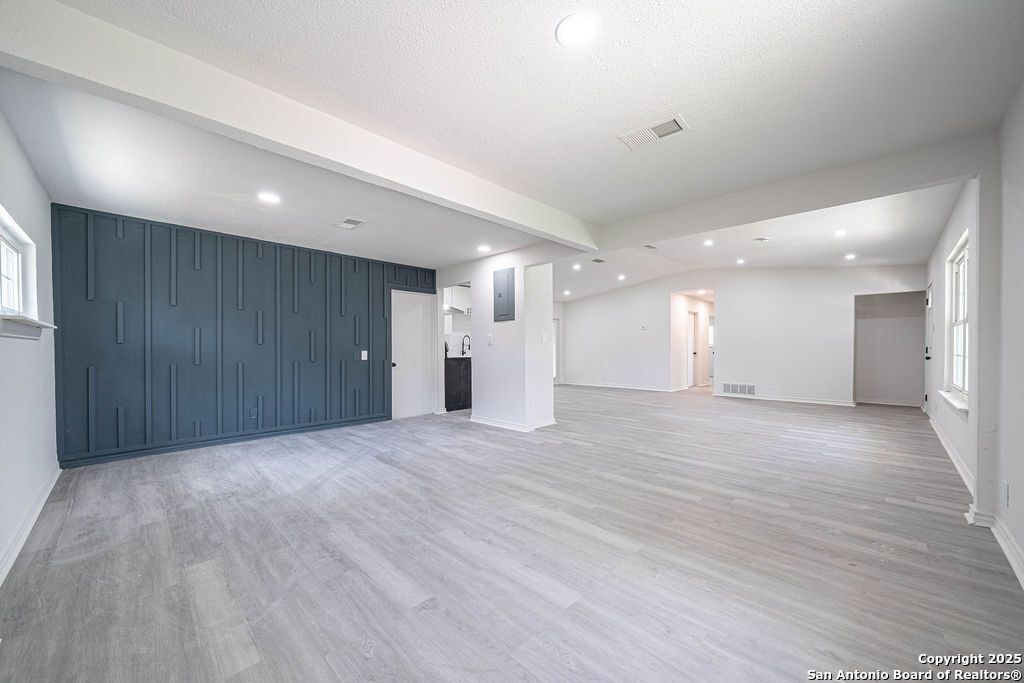 Empty room, Interior, Recessed Lighting, Wood Texture Flooring