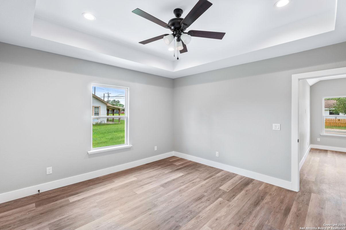 Empty room, Interior, Recessed Lighting, Wood Texture Flooring