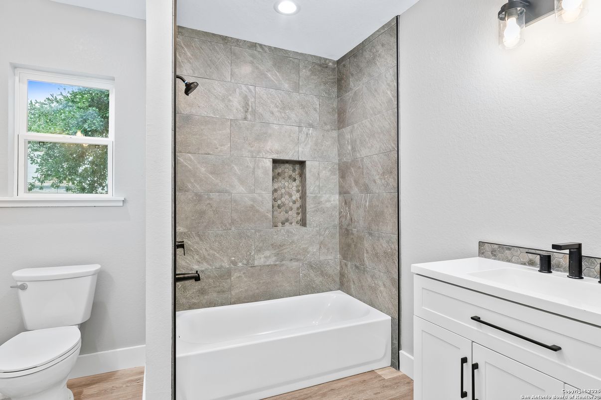 Bathroom, Interior, Recessed Lighting, Wood Texture Flooring