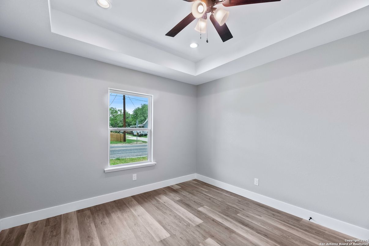 Empty room, Interior, Recessed Lighting, Wood Texture Flooring