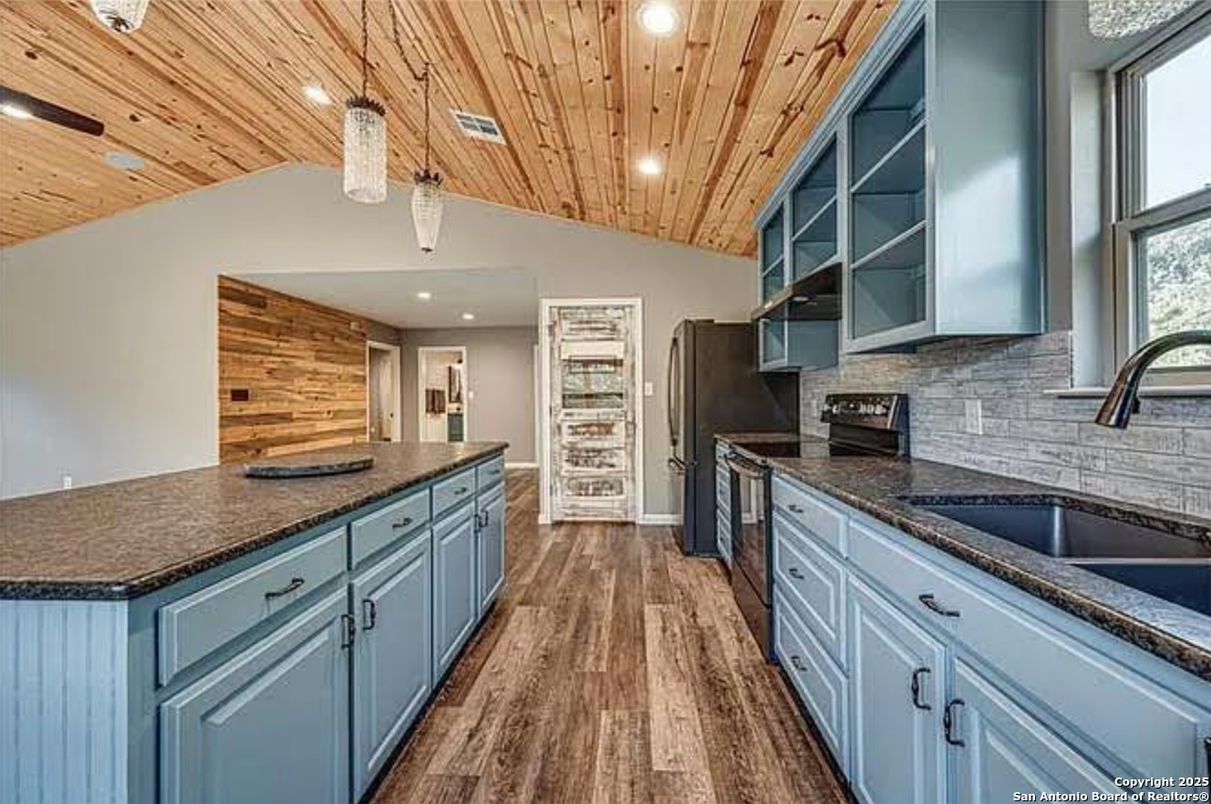 Interior, Kitchen, Pendant Lights, Recessed Lighting, Wooden Ceilings, Wood Texture Flooring