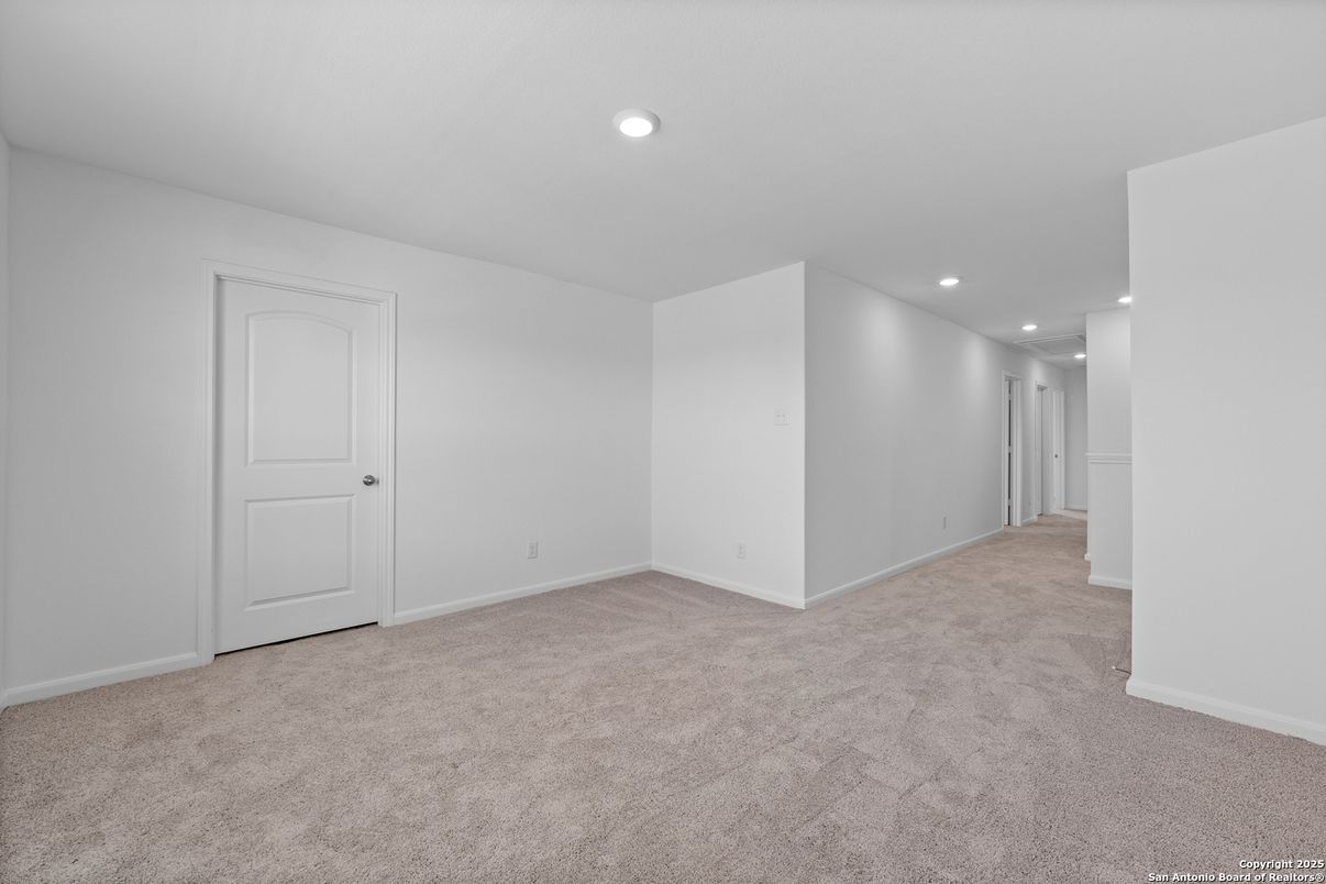 Empty room, Interior, Recessed Lighting