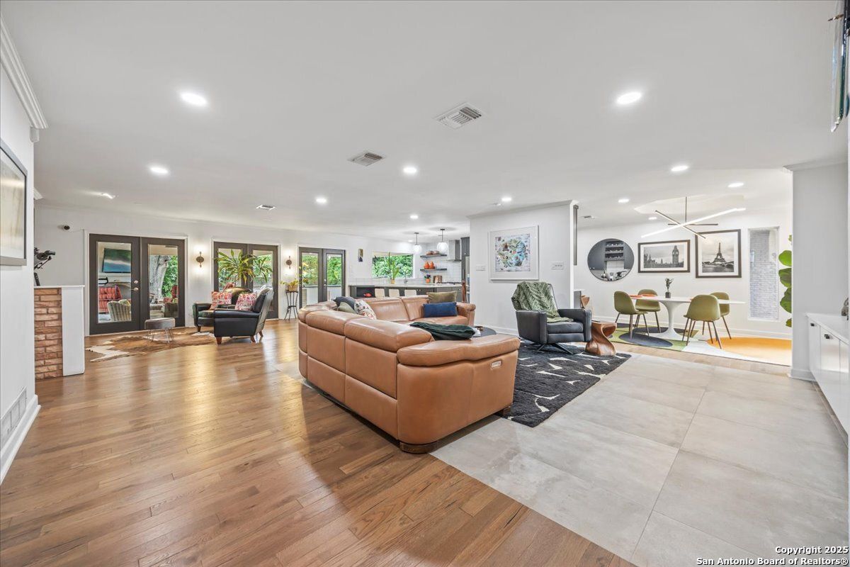 Dining room, Interior, Living room, Pendant Lights, Recessed Lighting, Wood Texture Flooring