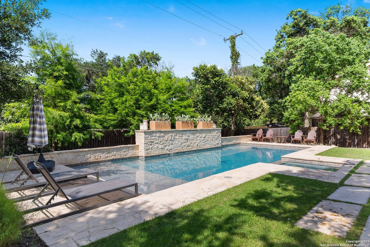 Exterior, Pool