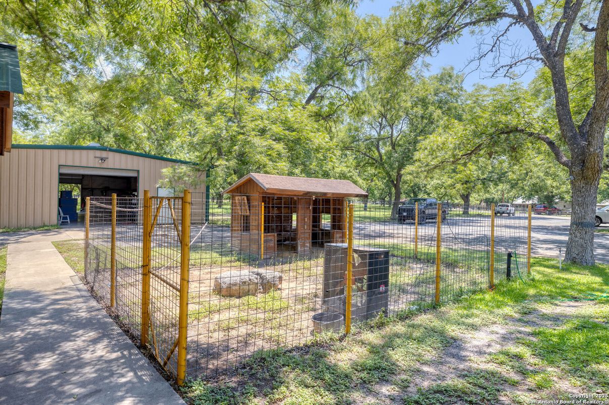 Backyard, Exterior