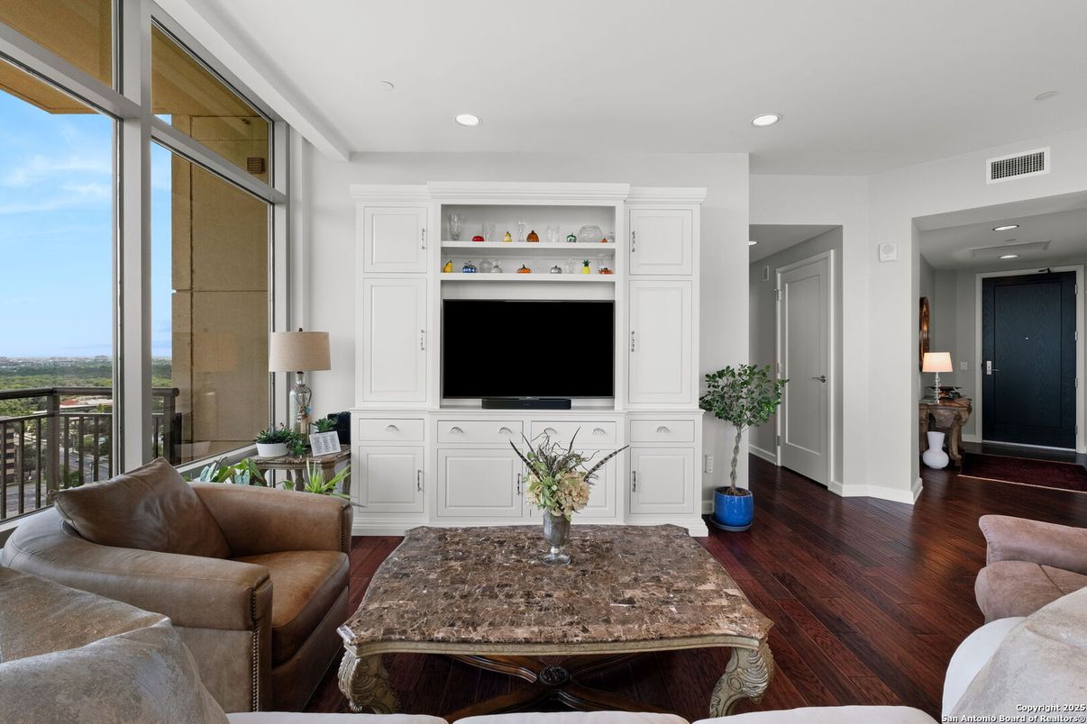 Interior, Living room, Recessed Lighting, Wood Texture Flooring