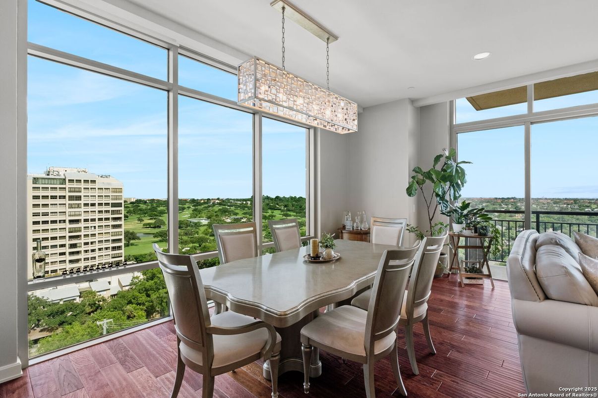 Chandelier, Dining room, Interior, Recessed Lighting, Wood Texture Flooring