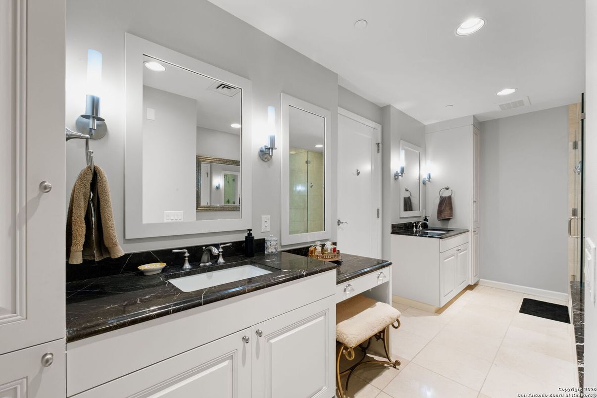 Bathroom, Dual Sink Vanities, Interior, Recessed Lighting