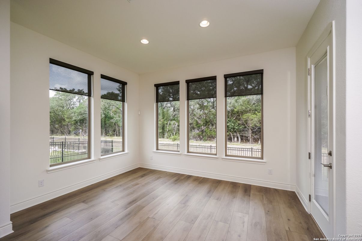 Empty room, Interior, Recessed Lighting, Wood Texture Flooring