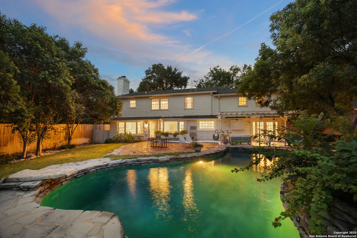 Exterior, Pool