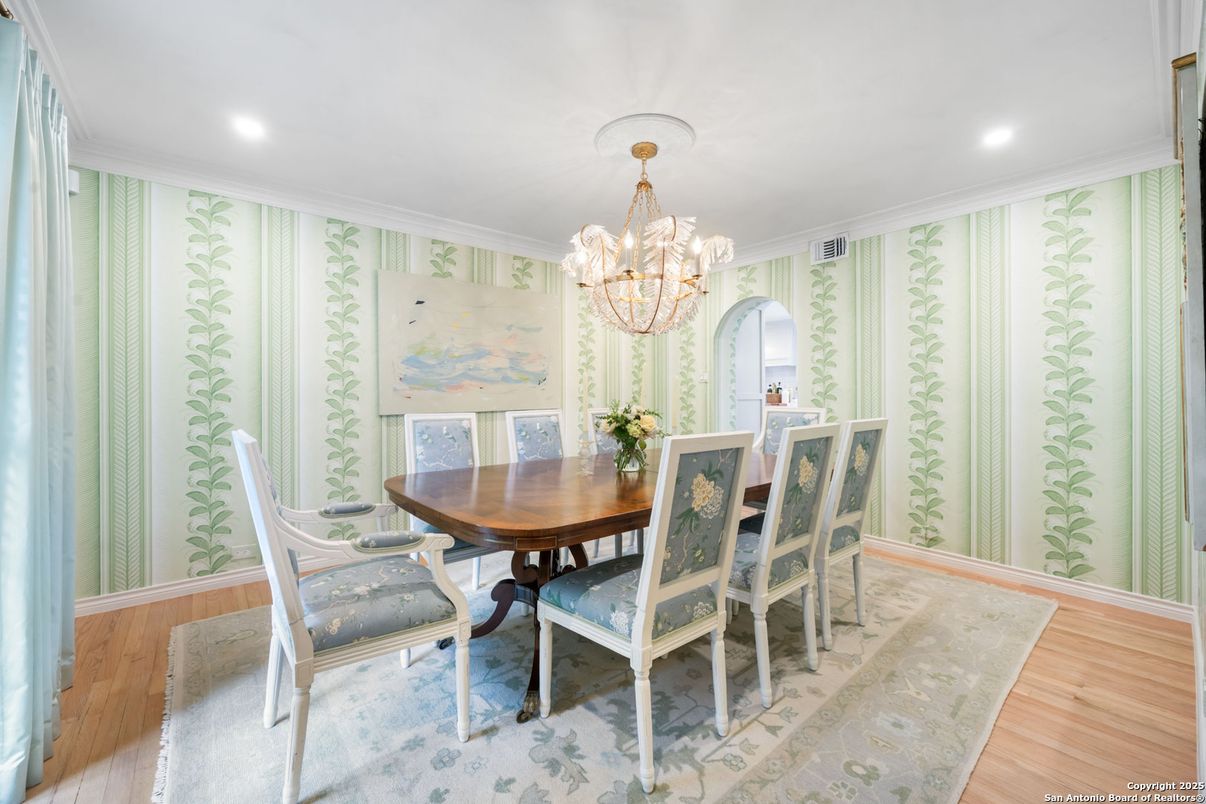 Chandelier, Dining room, Interior, Recessed Lighting, Wood Texture Flooring