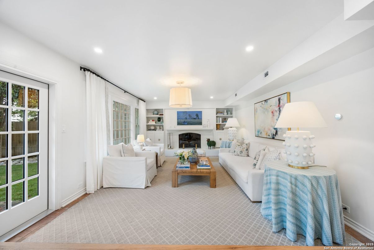 Fireplace, Interior, Living room, Recessed Lighting