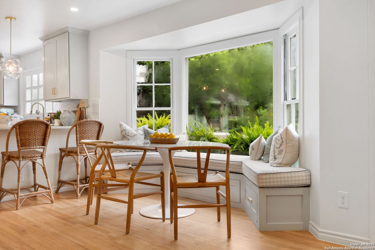 Dining room, Interior, Pendant Lights, Recessed Lighting, Wood Texture Flooring