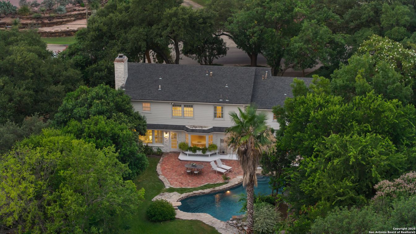Exterior, Drone