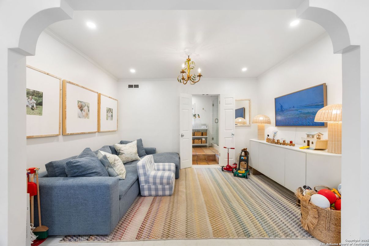 Chandelier, Interior, Living room, Recessed Lighting, Wood Texture Flooring