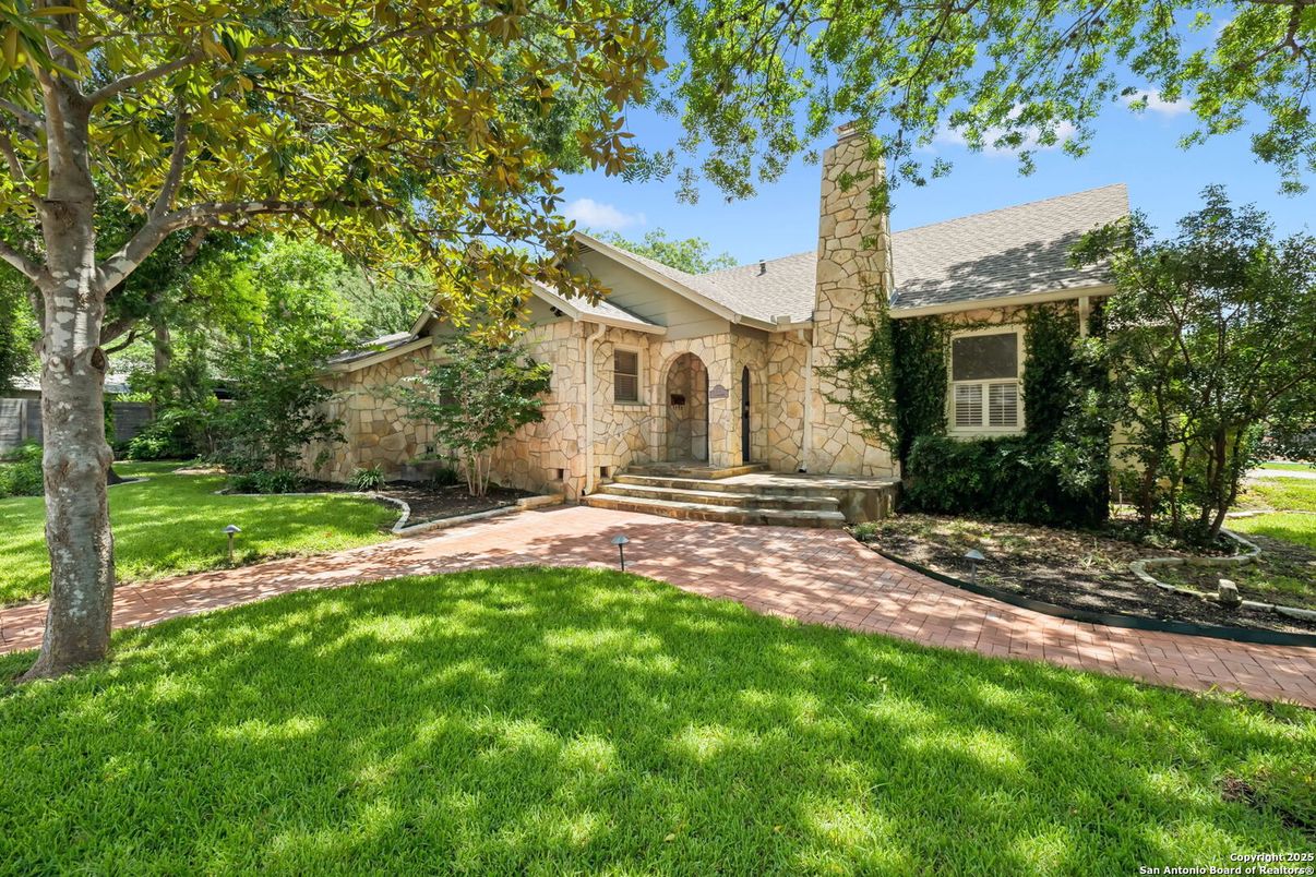Backyard, Exterior, Facade, Mediterranean